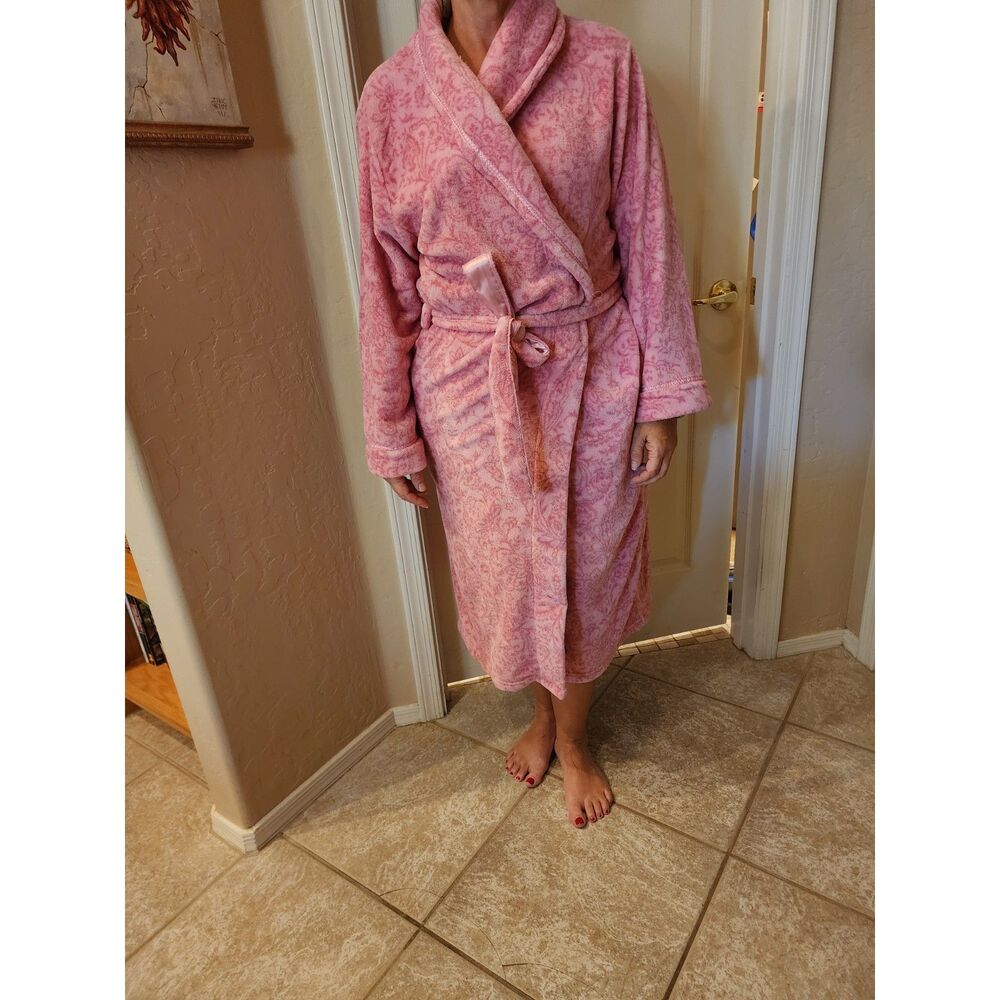 Women's Pink brocade Plush Long fuzzy robe Large